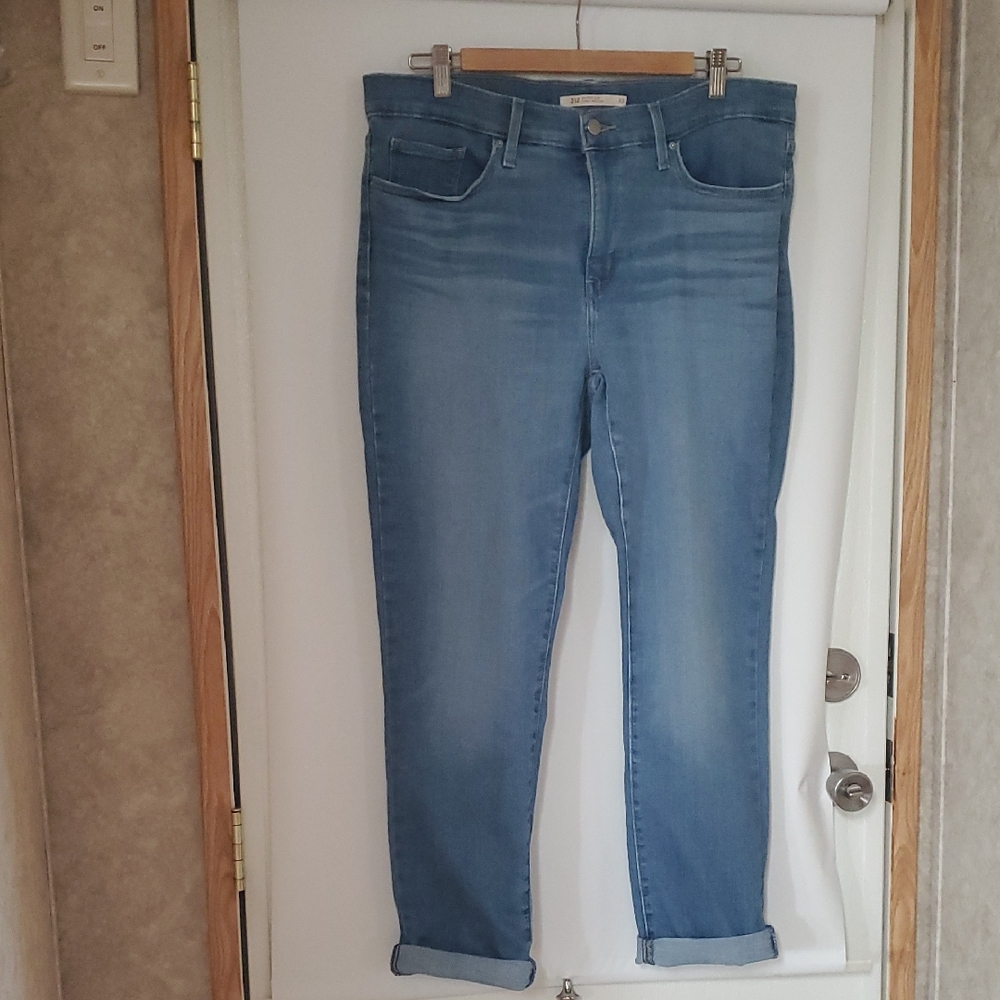 New Women's Levi 312 Blue Jeans